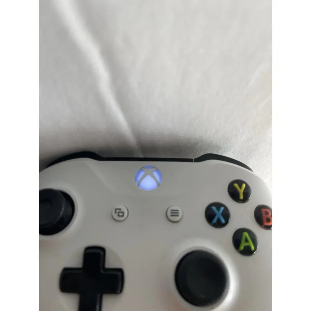 Authentic Microsoft Xbox One Wireless Controller White NO BACK Tested